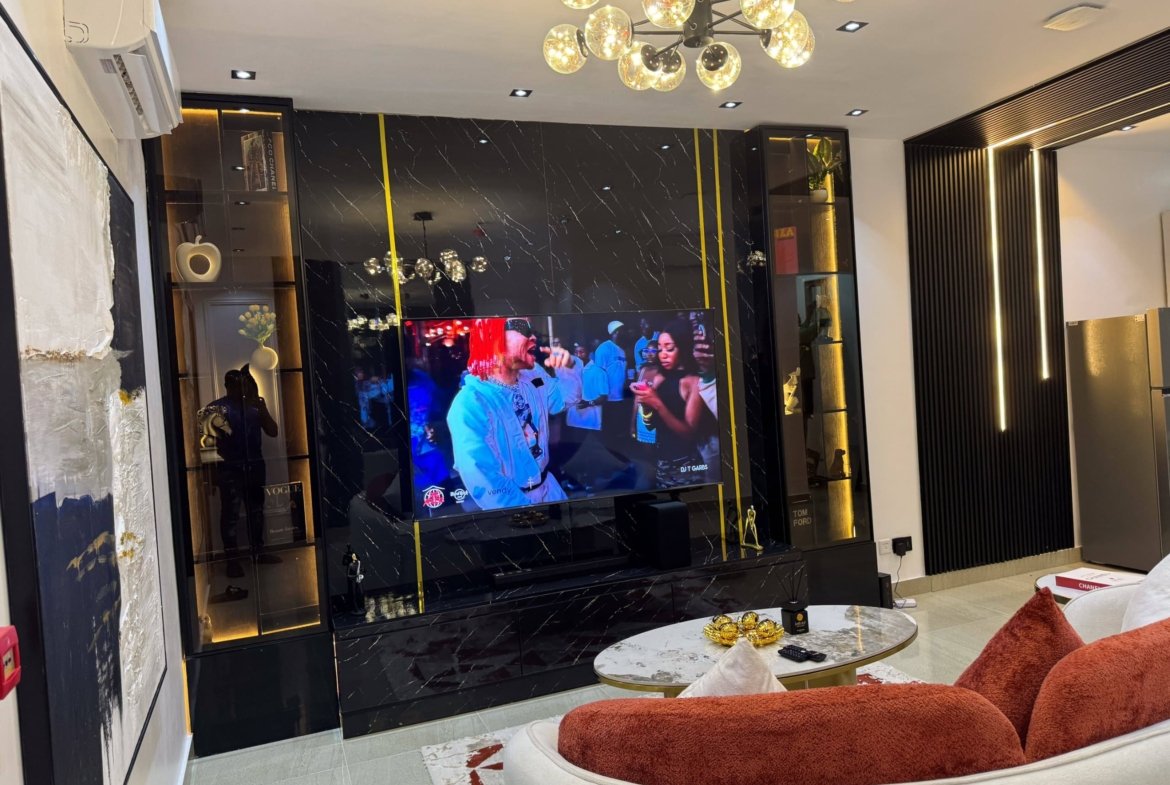 1 Bedroom Luxury Apartment with Pool and Gym in Lekki Phase 1
