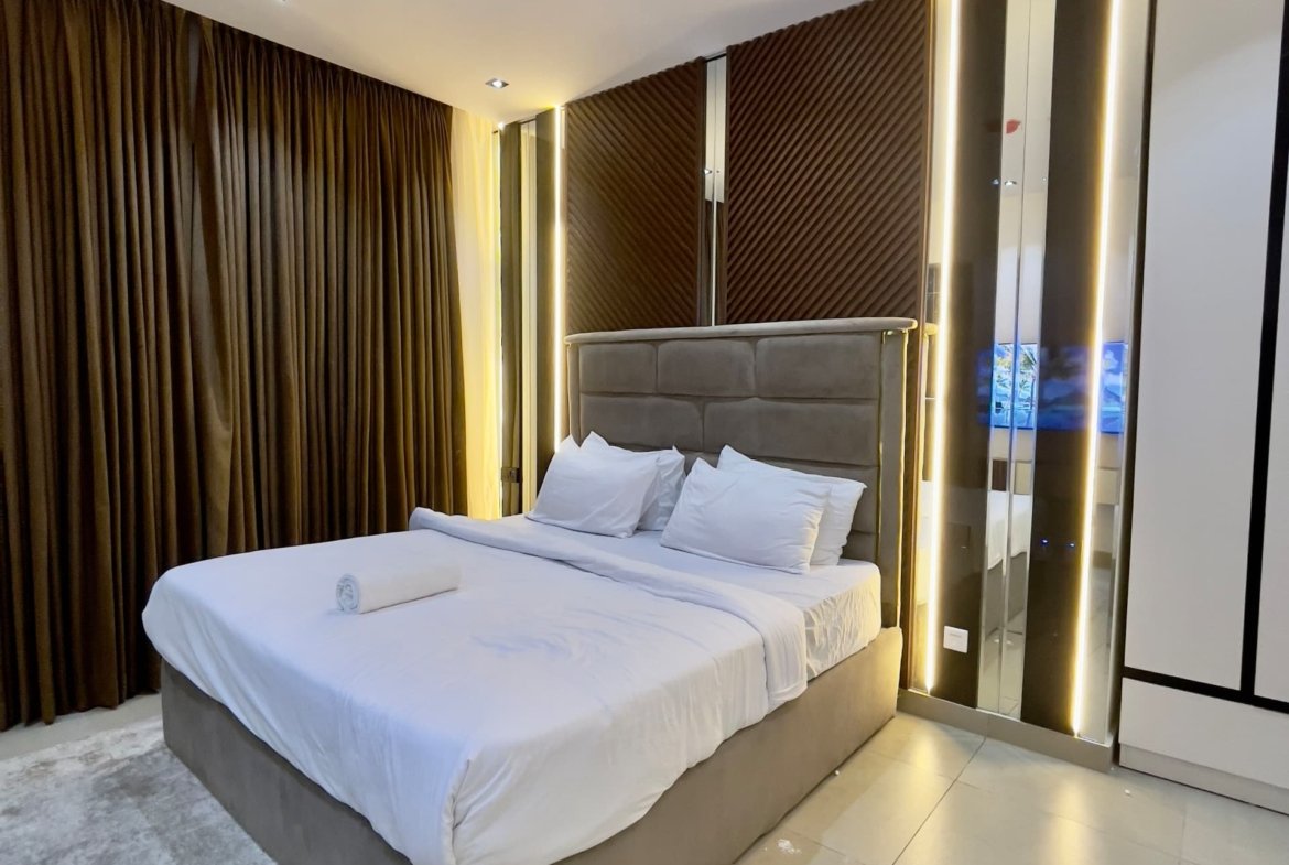 1 Bedroom Luxury Apartment with Pool and Gym in Lekki Phase 1