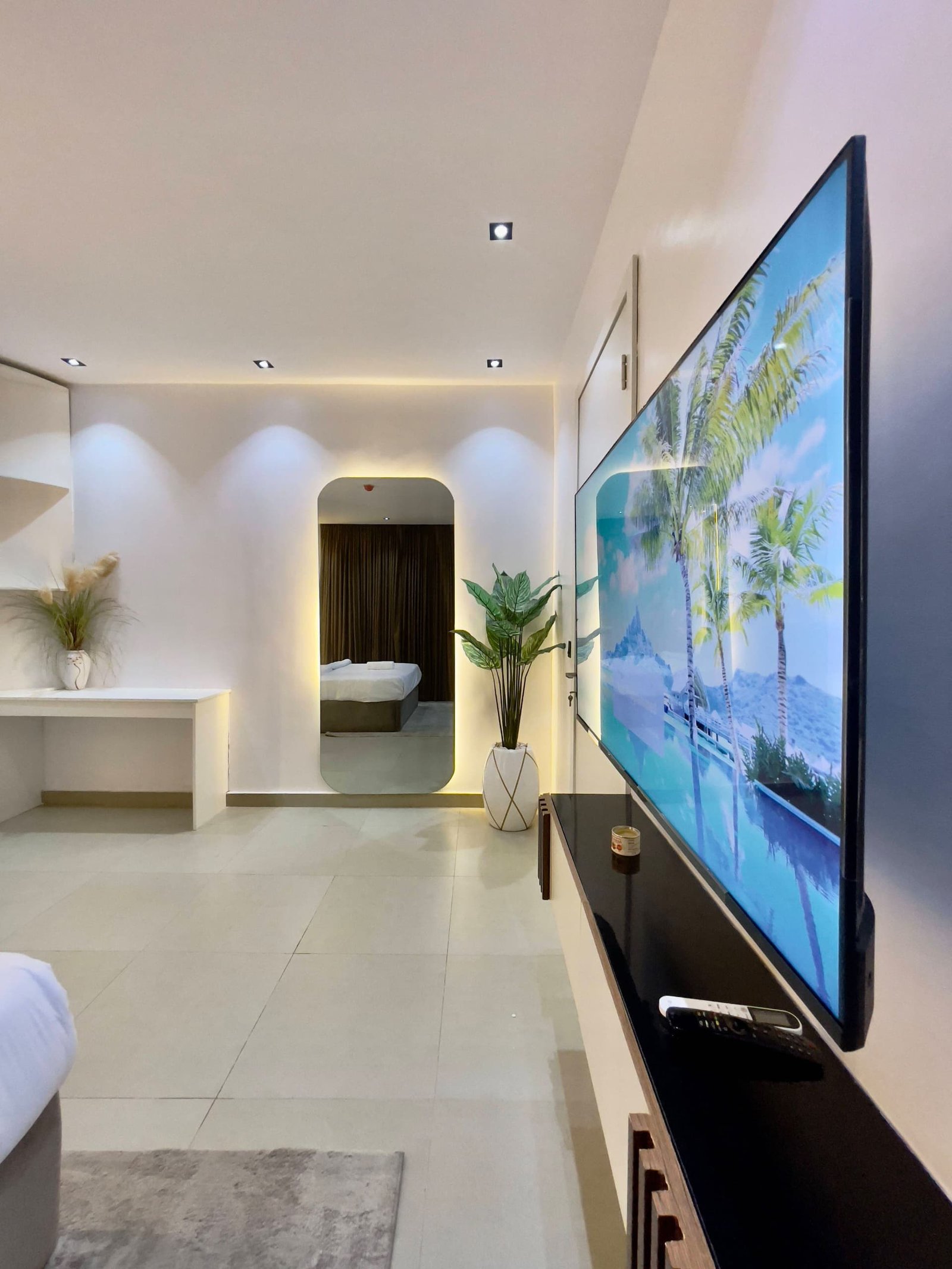 1 Bedroom Luxury Apartment with Pool and Gym in Lekki Phase 1