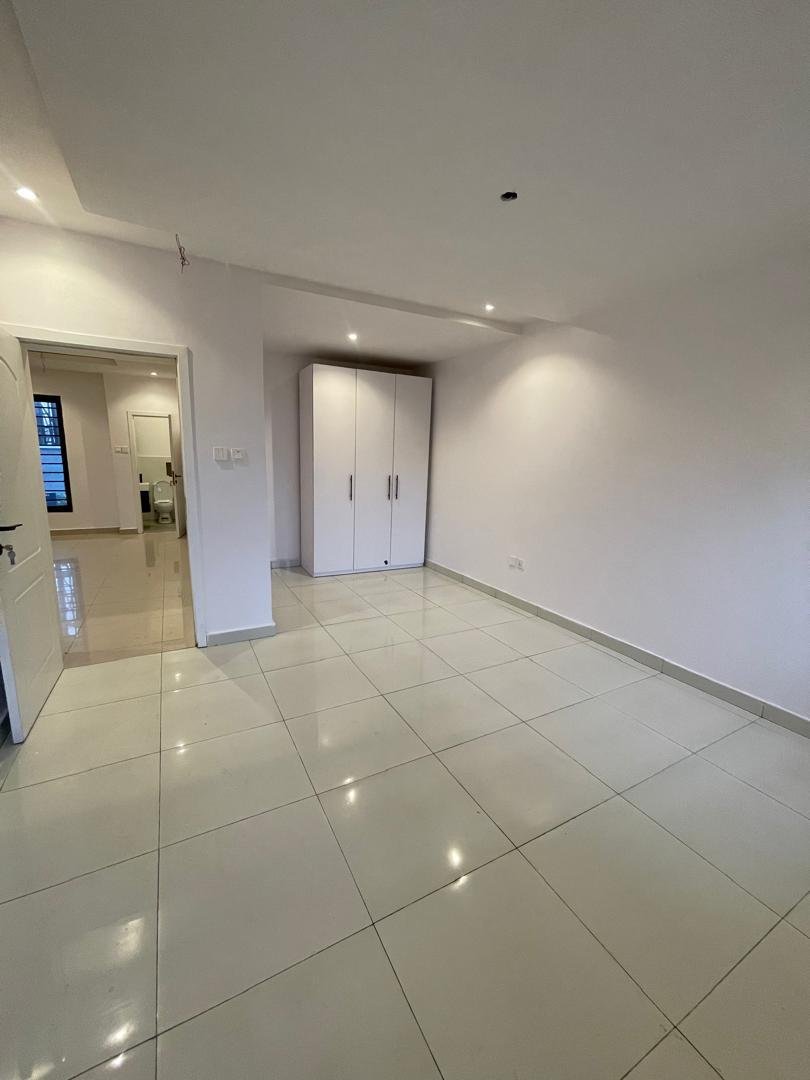 Spacious 1 Bedroom Flat for Sale in Lekki Phase 1, Lagos