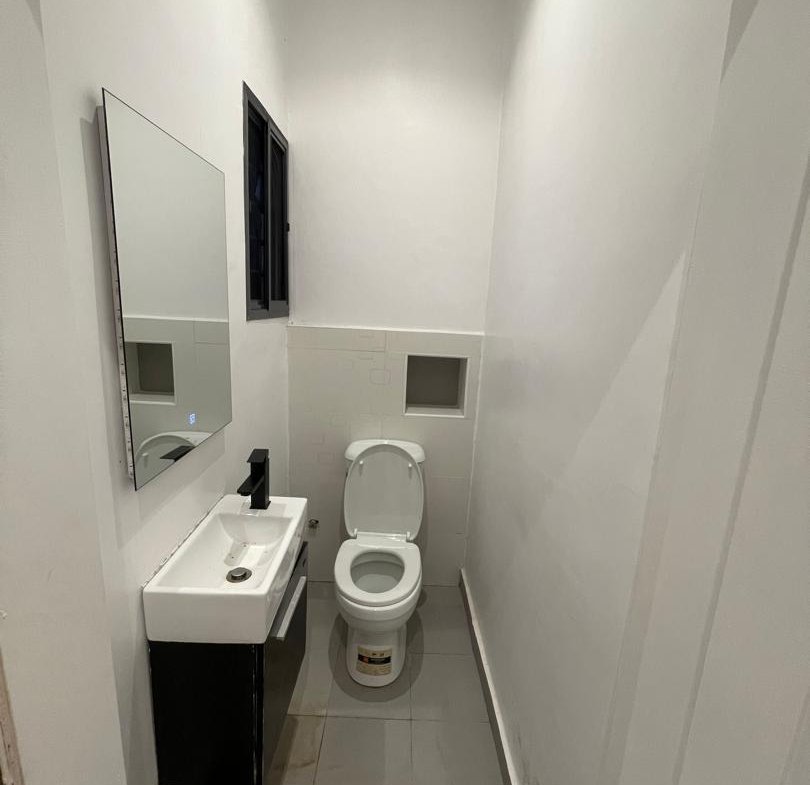 Spacious 1 Bedroom Flat for Sale in Lekki Phase 1, Lagos