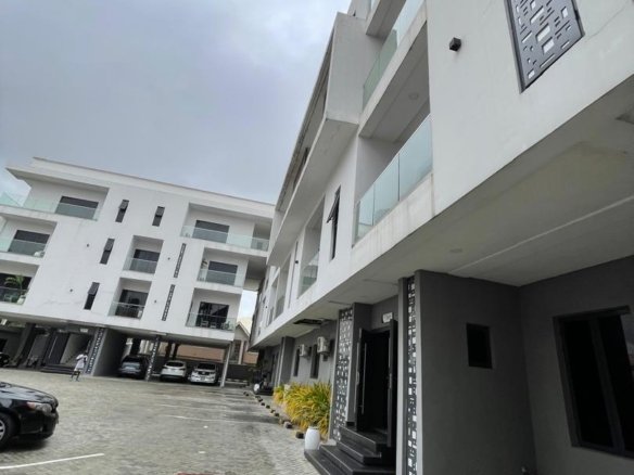Spacious 1 Bedroom Flat for Sale in Lekki Phase 1, Lagos