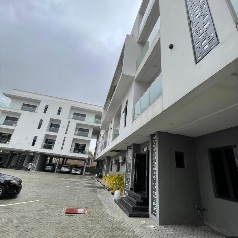 Spacious 1 Bedroom Flat for Sale in Lekki Phase 1, Lagos