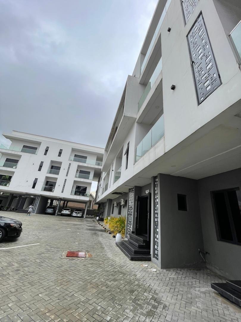 Spacious 1 Bedroom Flat for Sale in Lekki Phase 1, Lagos