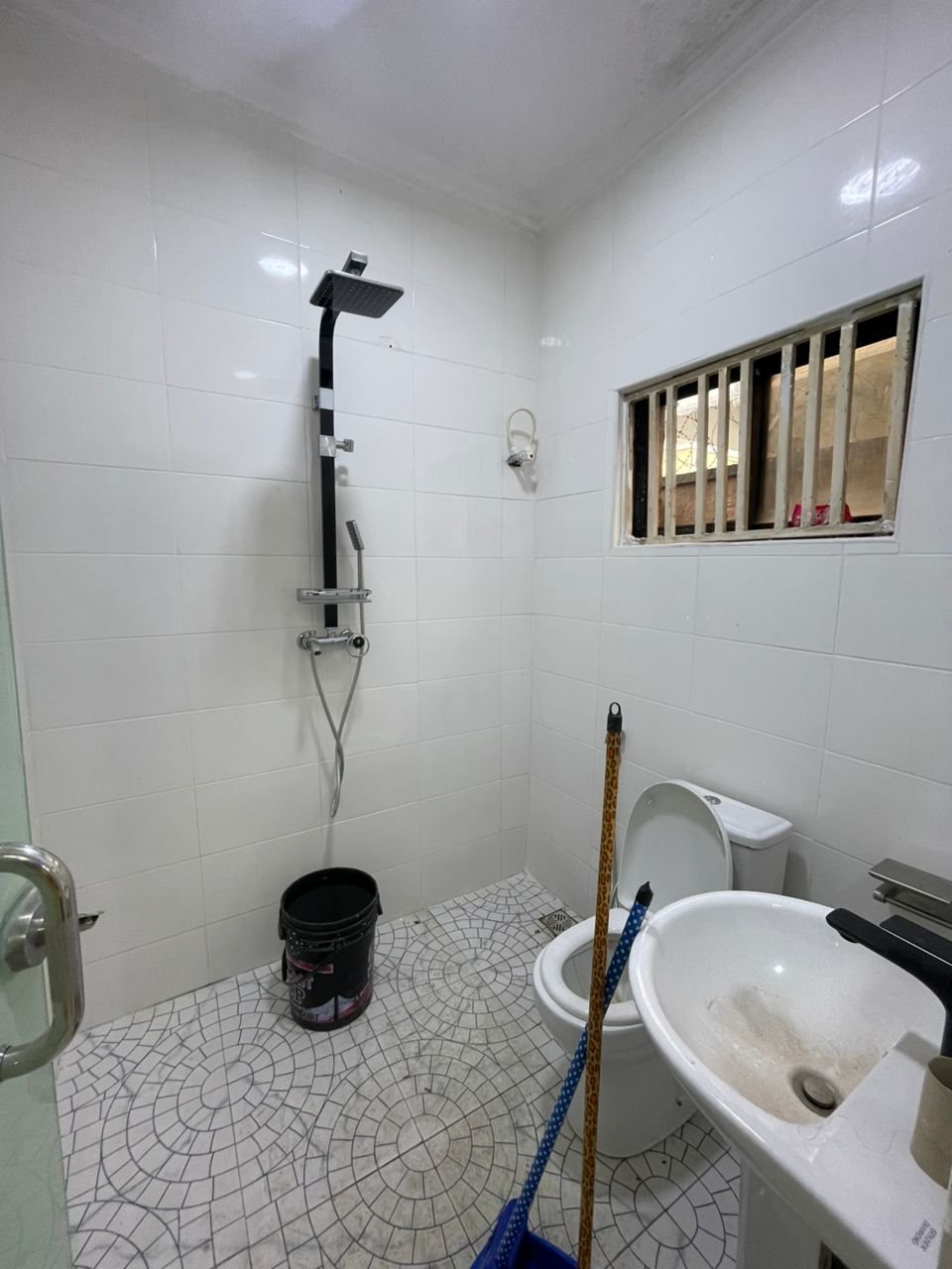 3 Room Office Space for Rent in Lekki Phase 1, Lagos