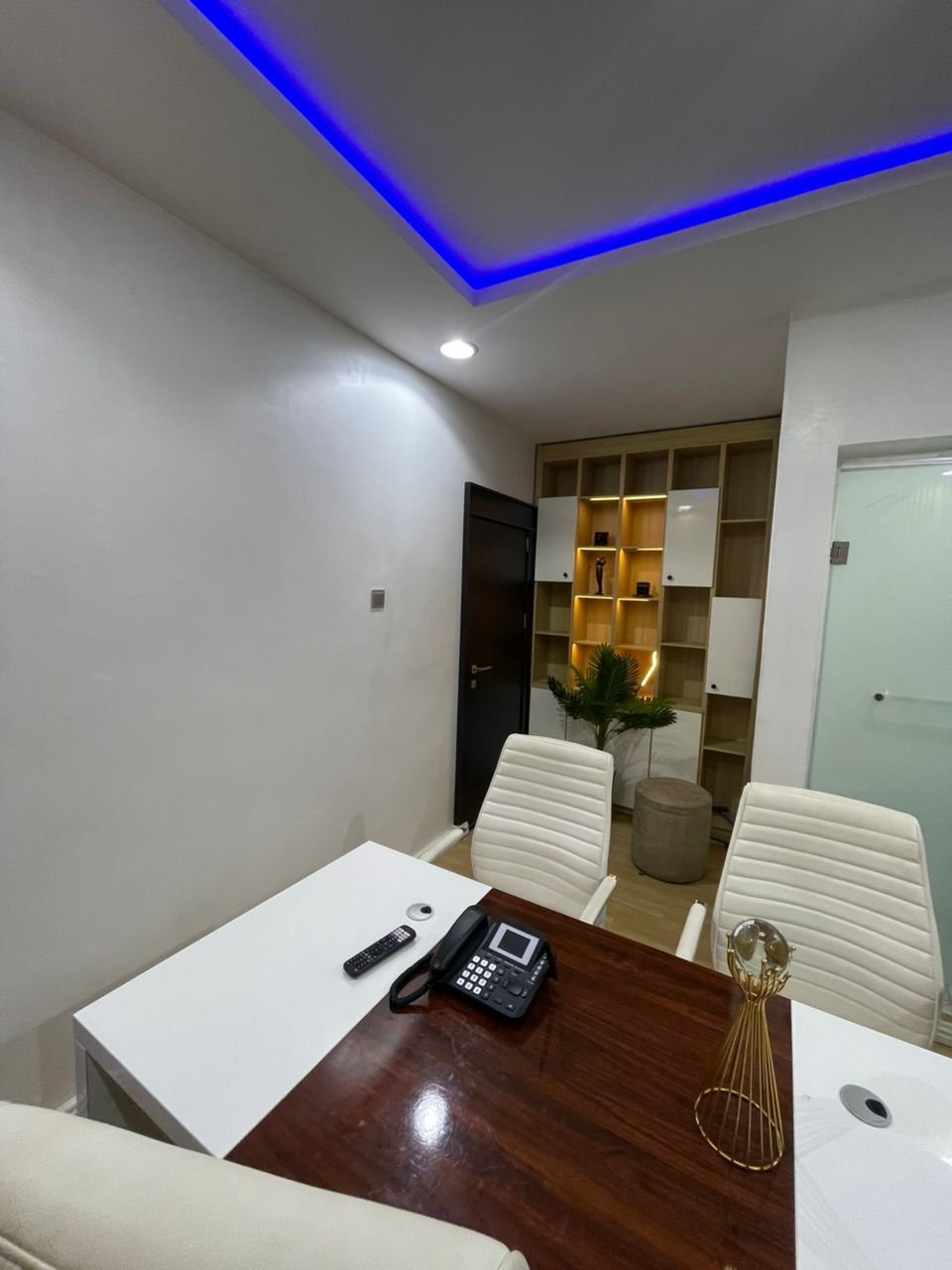 3 Room Office Space for Rent in Lekki Phase 1, Lagos