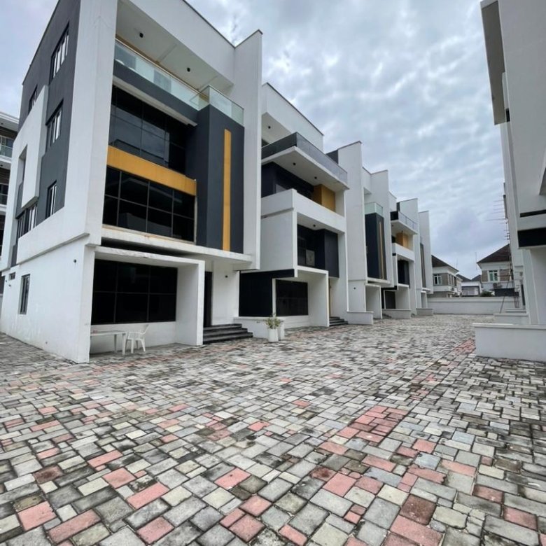 4-Bedroom Detached Duplex with BQ for Sale in Chevron, Lekki
