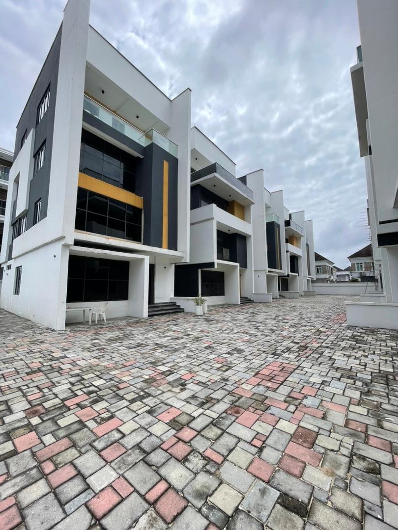 4-Bedroom Detached Duplex with BQ for Sale in Chevron, Lekki