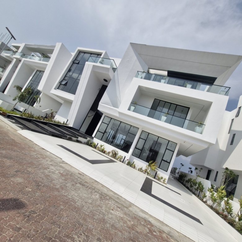 Luxury 5 Bedroom Detached Mansion for Sale in Osapa, Lekki