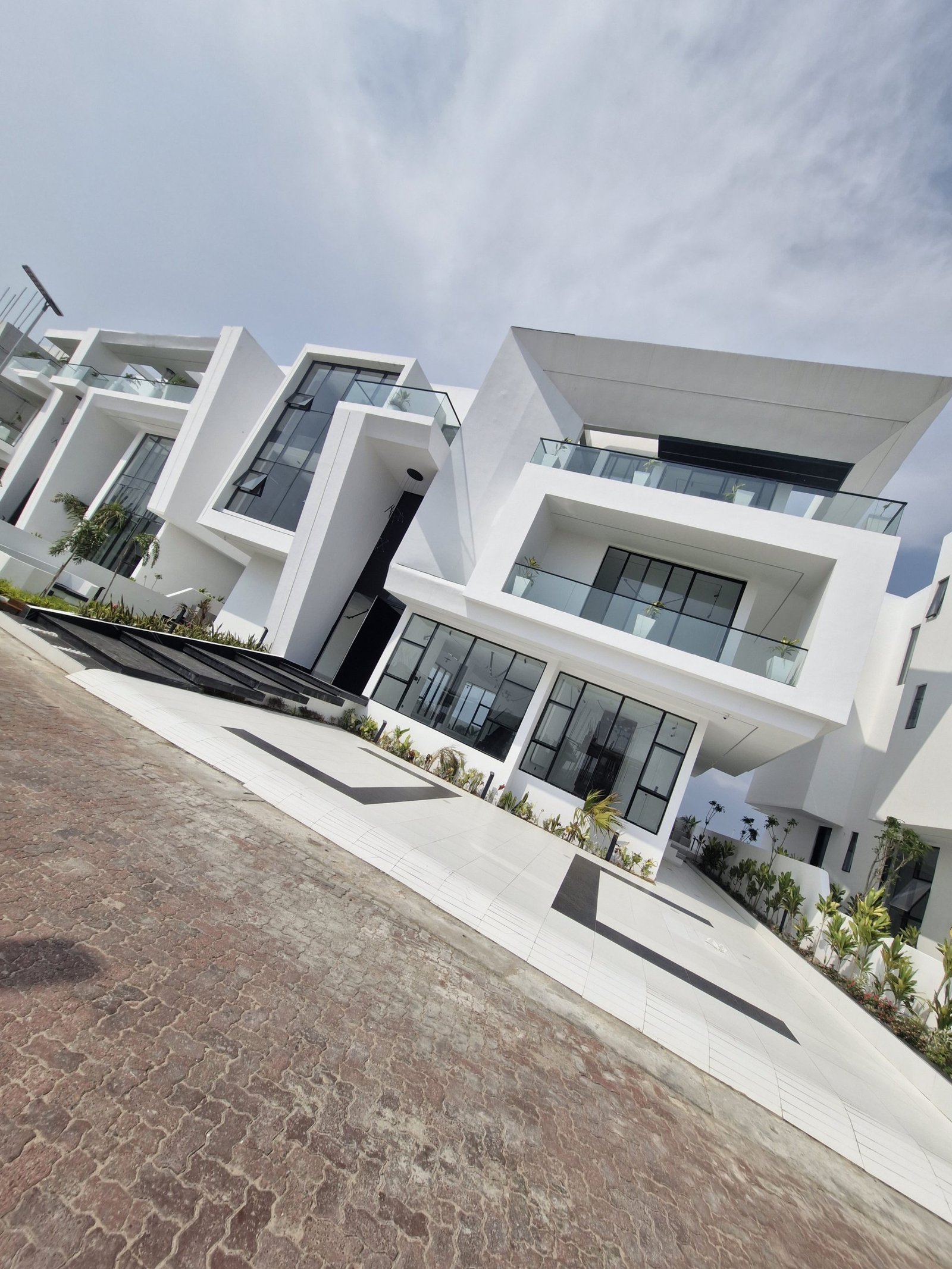 Luxury 5 Bedroom Detached Mansion for Sale in Osapa, Lekki