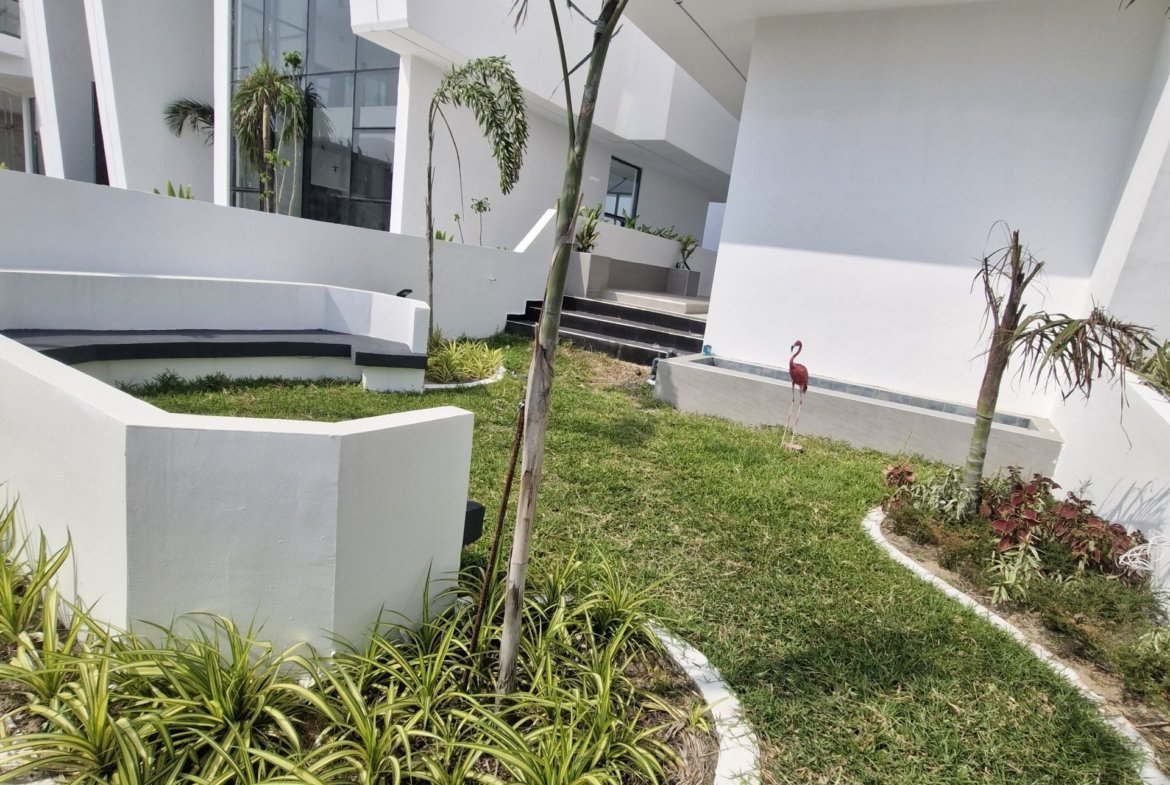 Luxury 5 Bedroom Detached Mansion for Sale in Osapa, Lekki