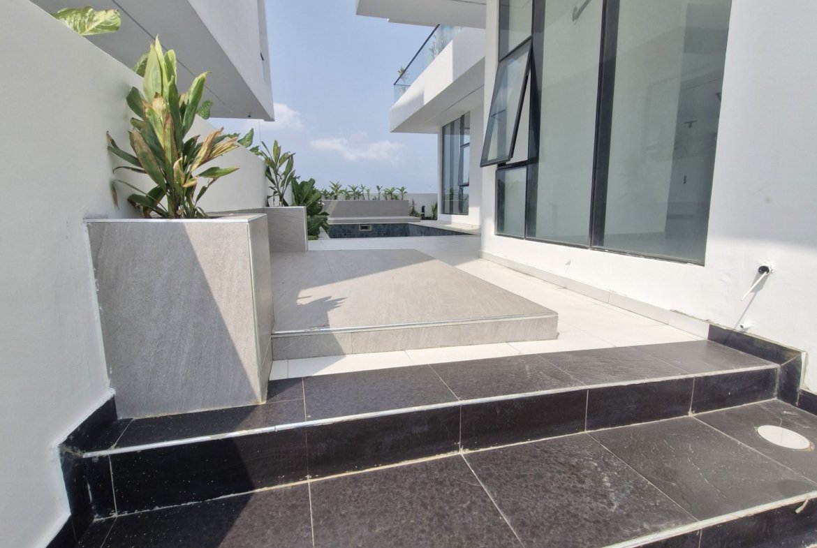 Luxury 5 Bedroom Detached Mansion for Sale in Osapa, Lekki