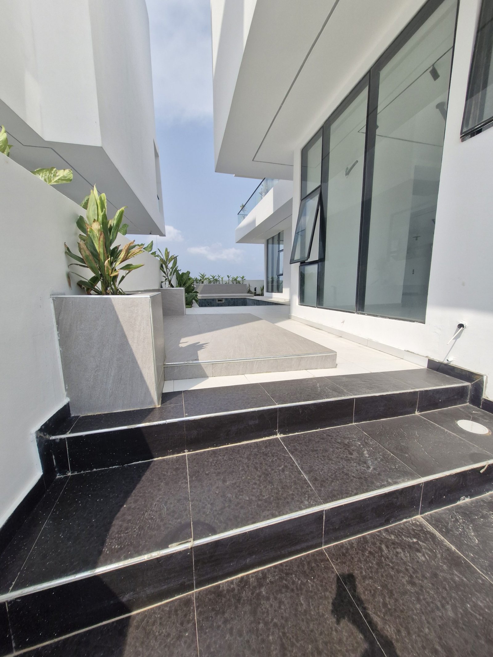 Luxury 5 Bedroom Detached Mansion for Sale in Osapa, Lekki