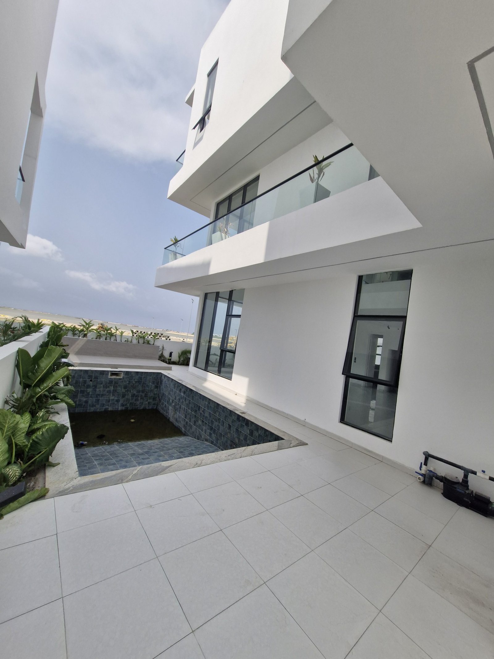 Luxury 5 Bedroom Detached Mansion for Sale in Osapa, Lekki