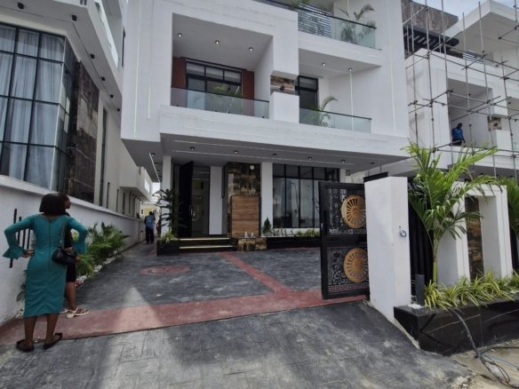5 Bedroom Luxury Detached Duplex for Sale in Chevron, Lekki