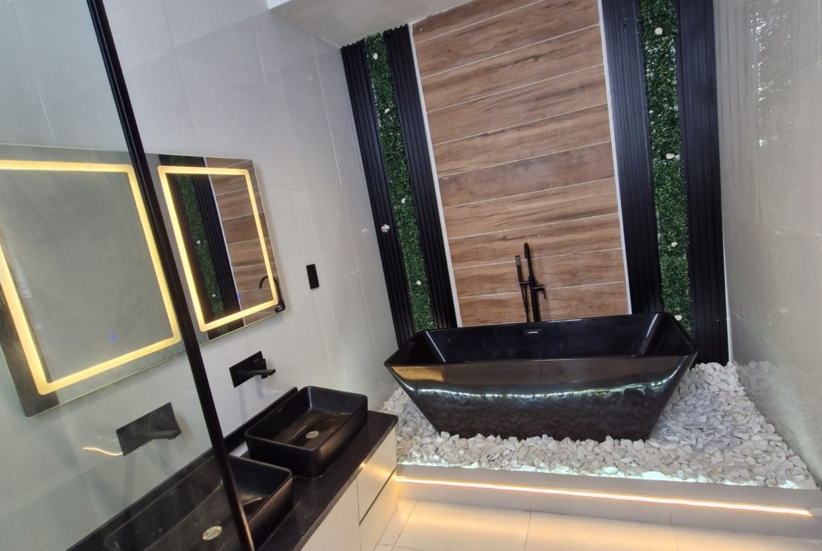 5 Bedroom Luxury Detached Duplex for Sale in Chevron, Lekki