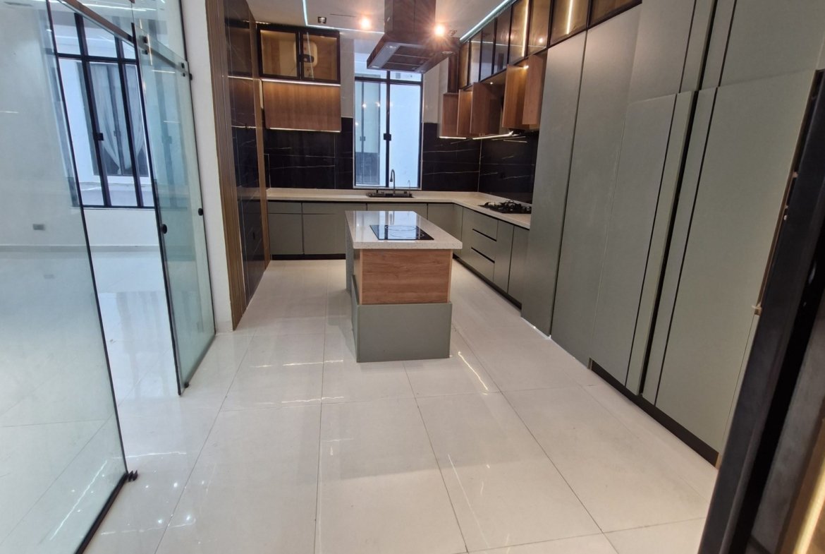 5 Bedroom Luxury Detached Duplex for Sale in Chevron, Lekki