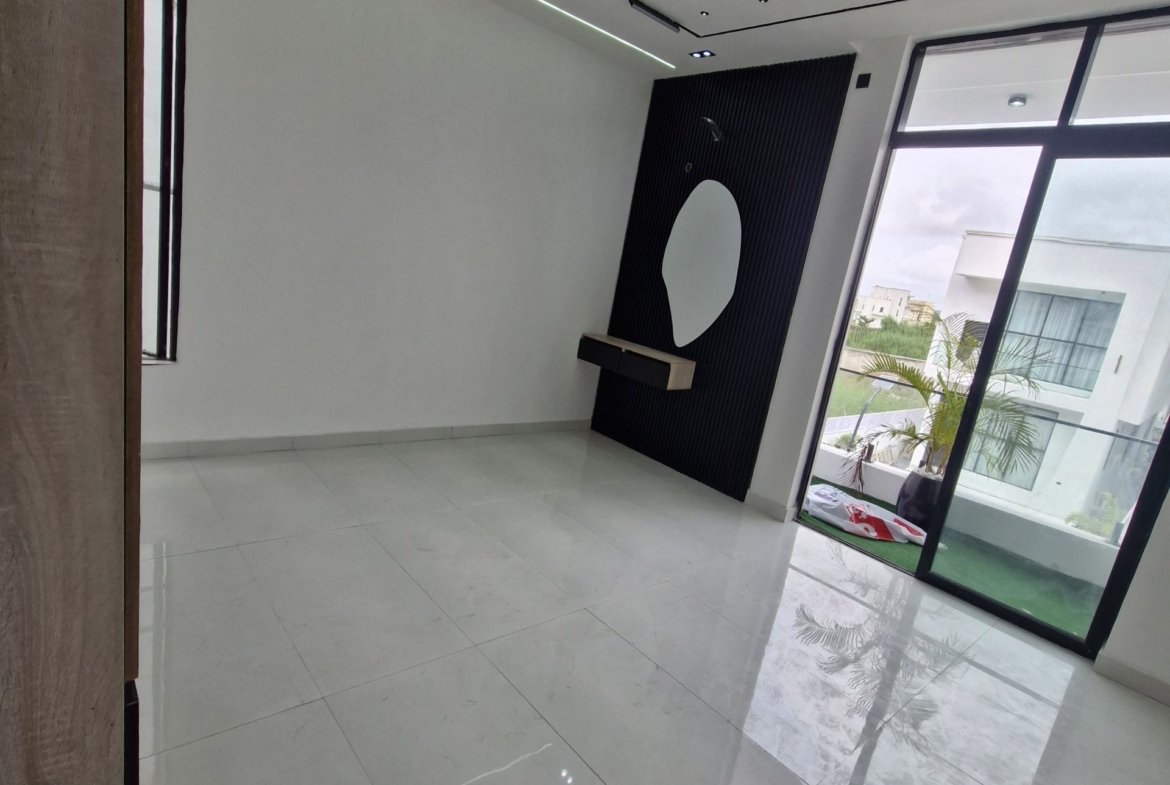 5 Bedroom Luxury Detached Duplex for Sale in Chevron, Lekki
