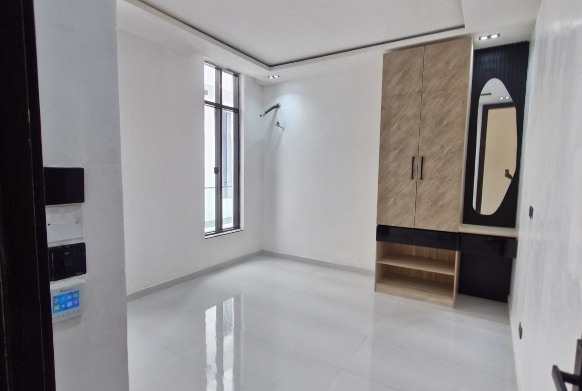 5 Bedroom Luxury Detached Duplex for Sale in Chevron, Lekki