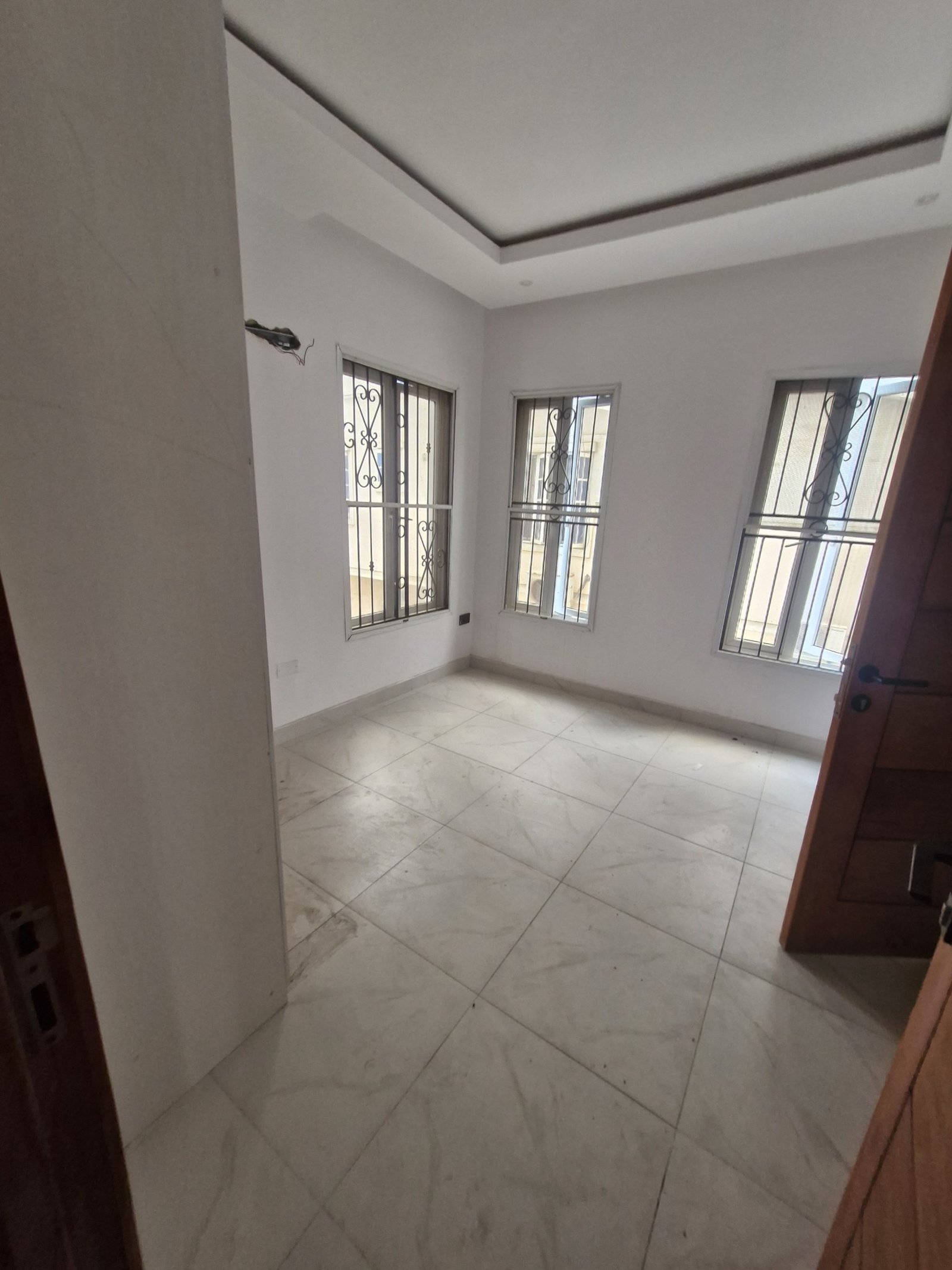 5 bedroom masionnette with home officestudy 6 5 Bedroom Maisonette with Home Office/Study for Sale