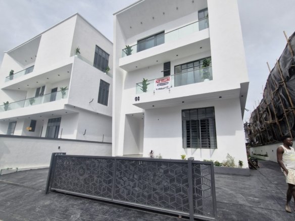 6 Bedroom Fully Detached Duplex for Sale in Chevron, Lekki