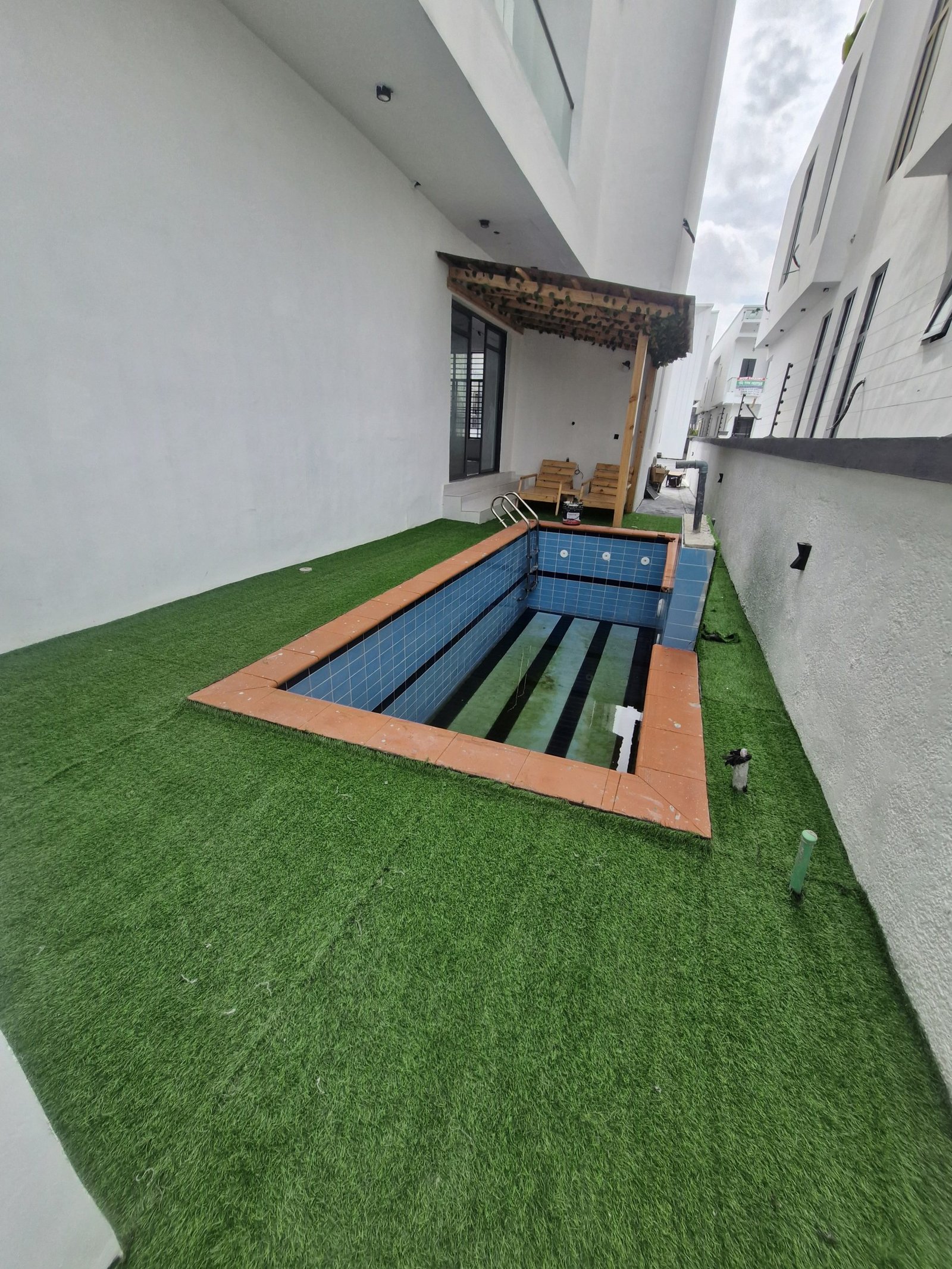 6 Bedroom Fully Detached Duplex for Sale in Chevron, Lekki