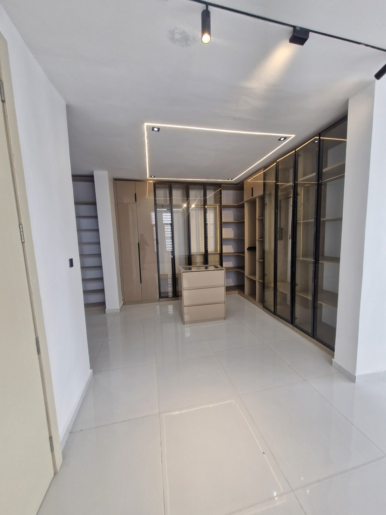 6 Bedroom Fully Detached Duplex for Sale in Chevron, Lekki