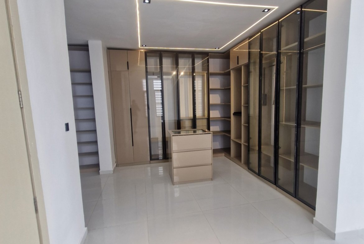6 Bedroom Fully Detached Duplex for Sale in Chevron, Lekki