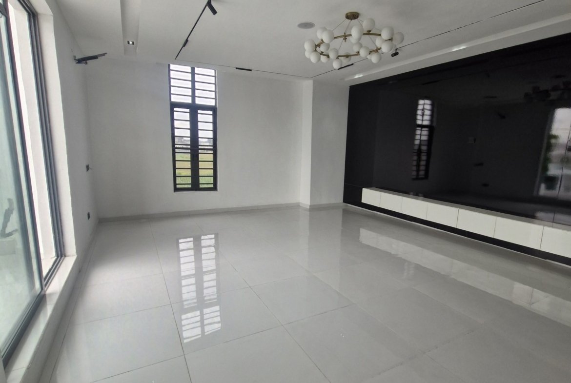 6 Bedroom Fully Detached Duplex for Sale in Chevron, Lekki