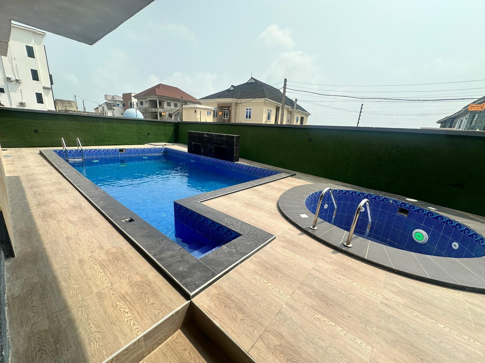 luxe 2 bed with ps5, pool, gym 3 Luxe 2 Bedroom Shortlet Flat for Rent in Ikate, Lekki