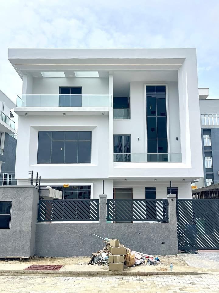 5 bedroom detached duplex for sale in Ikoyi 5 bedroom detached duplex for sale in Ikoyi